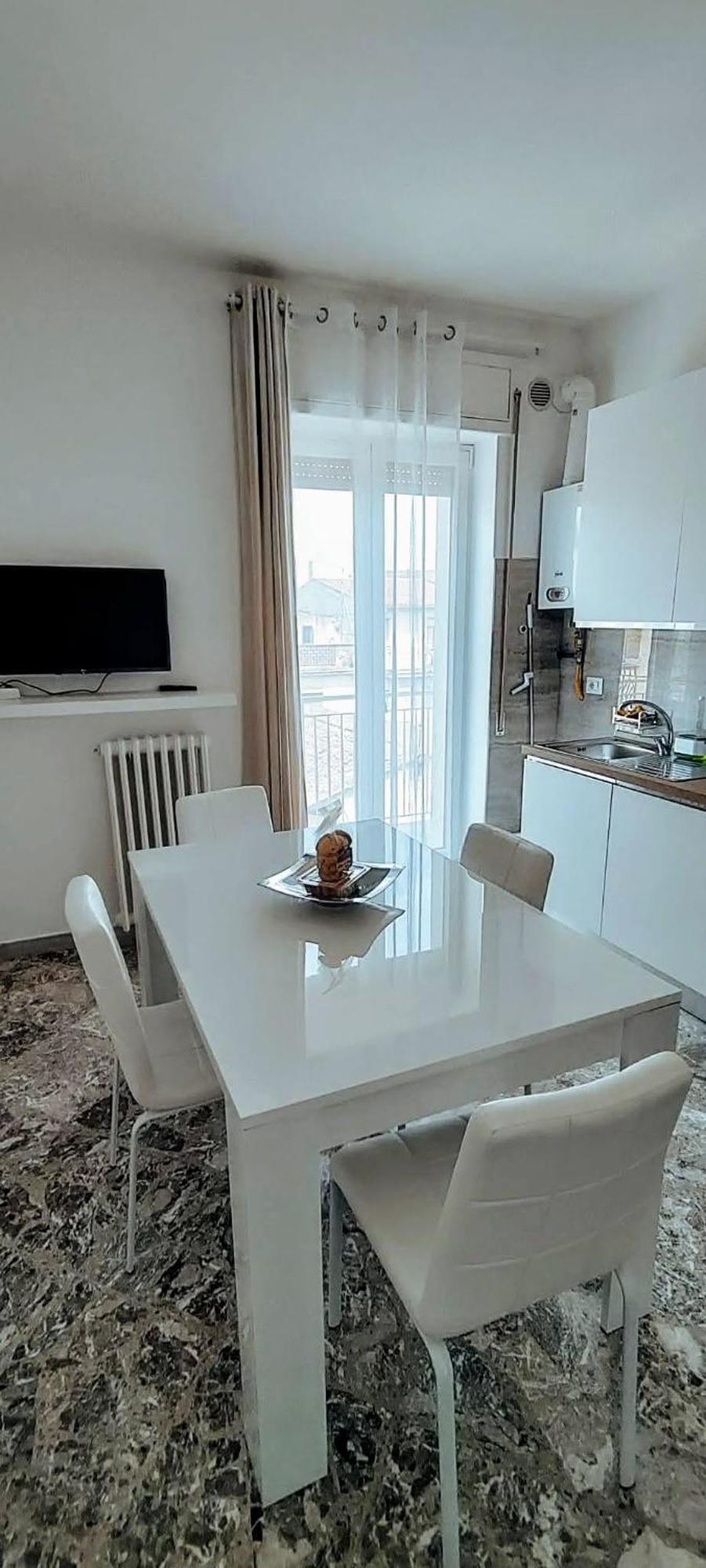 Angela'S Apartment. Elegant Two Bedroom House In Irsina Extérieur photo